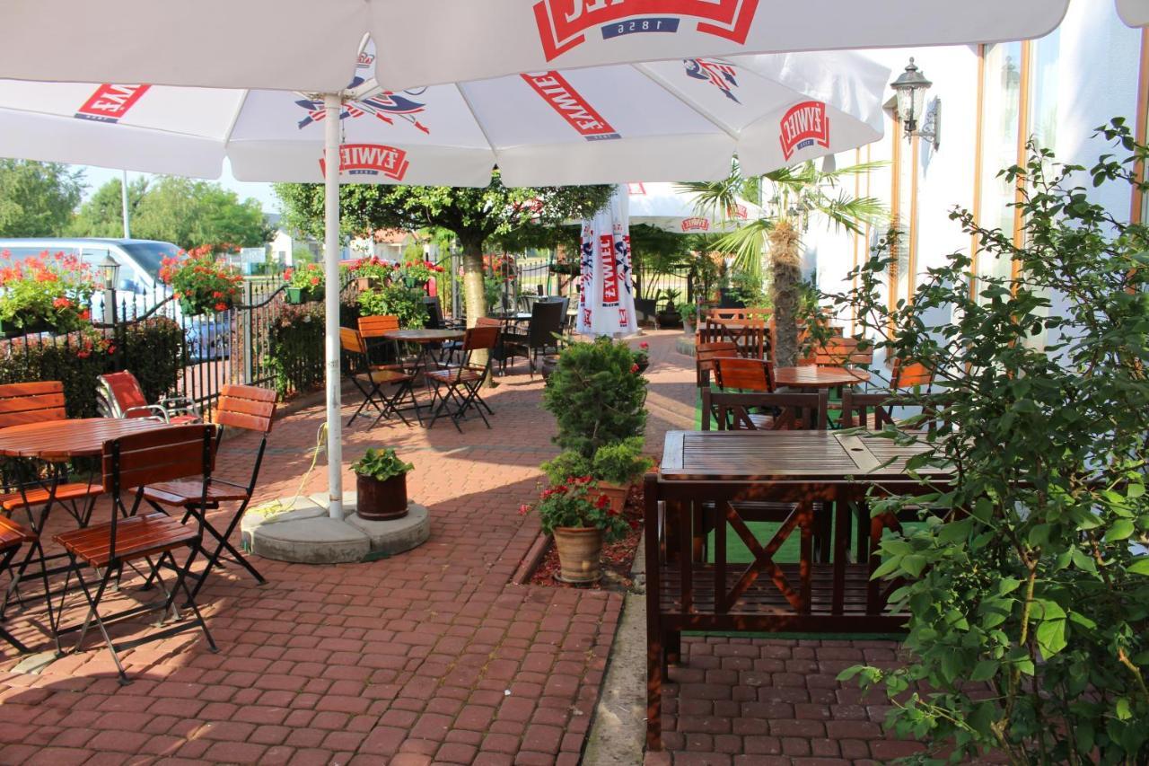 Piano Cafe B&B Mielec Eksteriør bilde